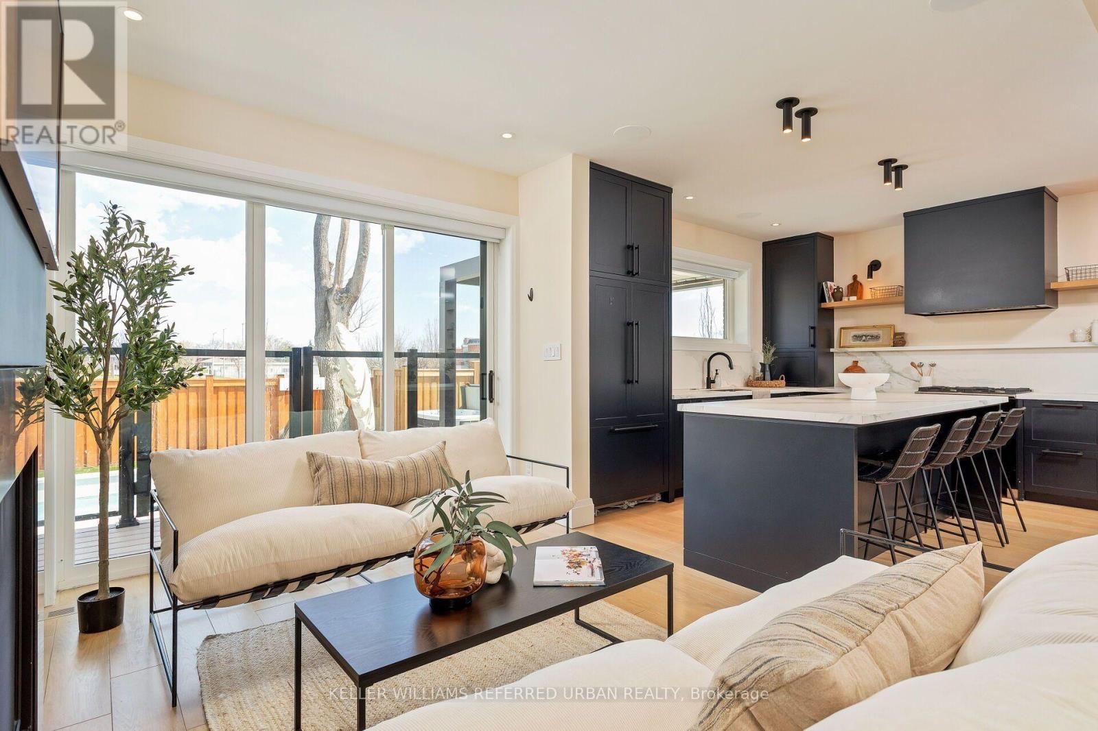 25 DELMA DRIVE - 17