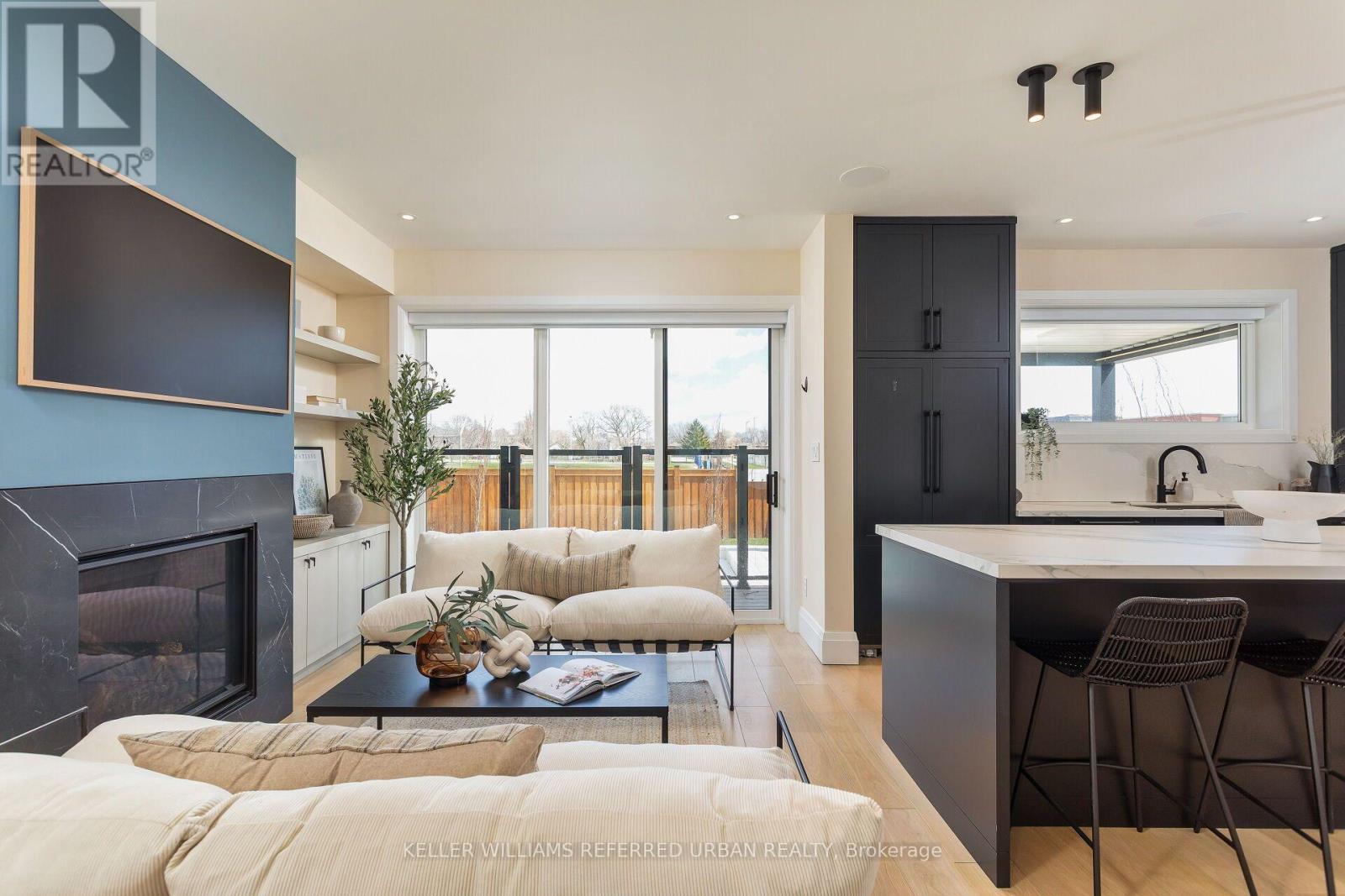 25 DELMA DRIVE - 18
