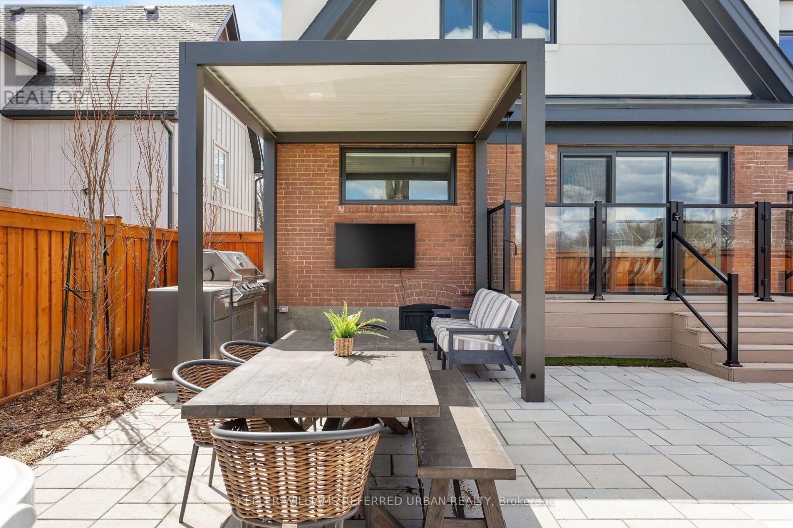 25 DELMA DRIVE - 22
