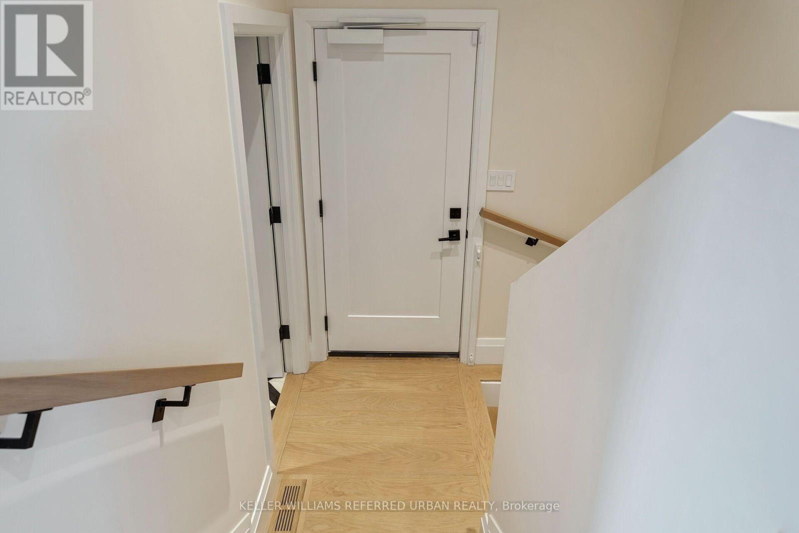 25 DELMA DRIVE - 42