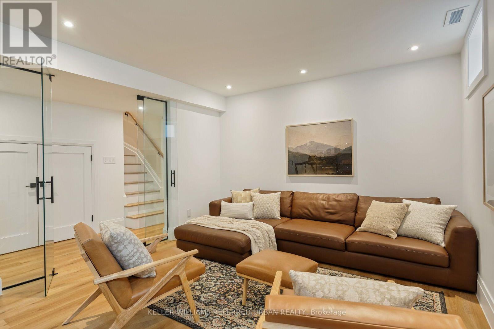 25 DELMA DRIVE - 47