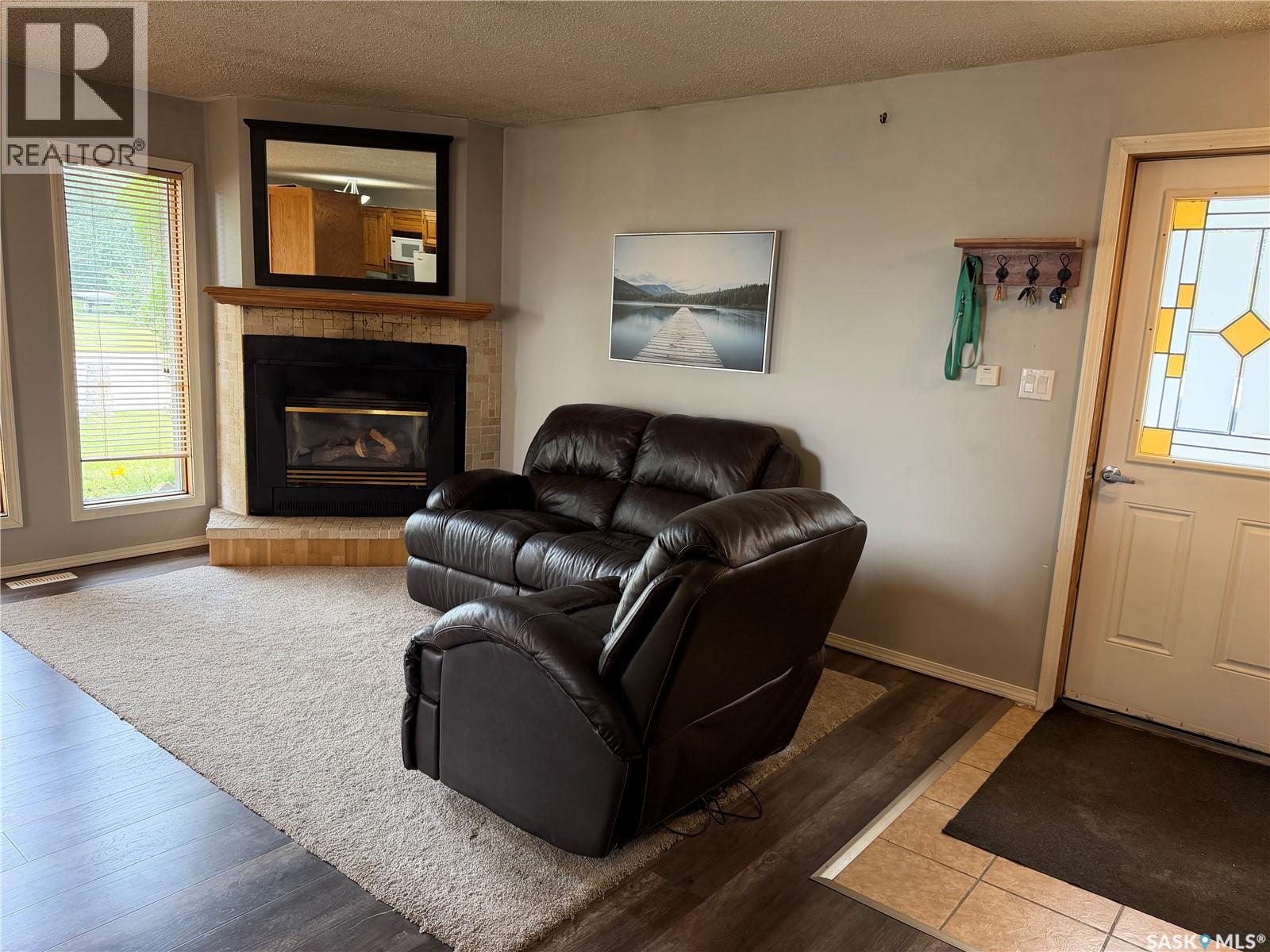 202 1st STREET E - Image 11