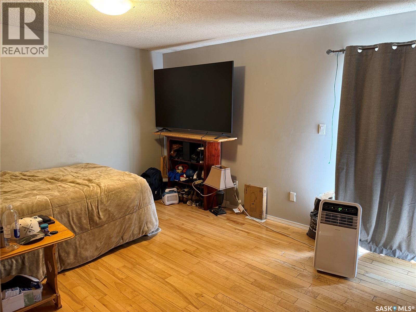 202 1st STREET E - Image 14