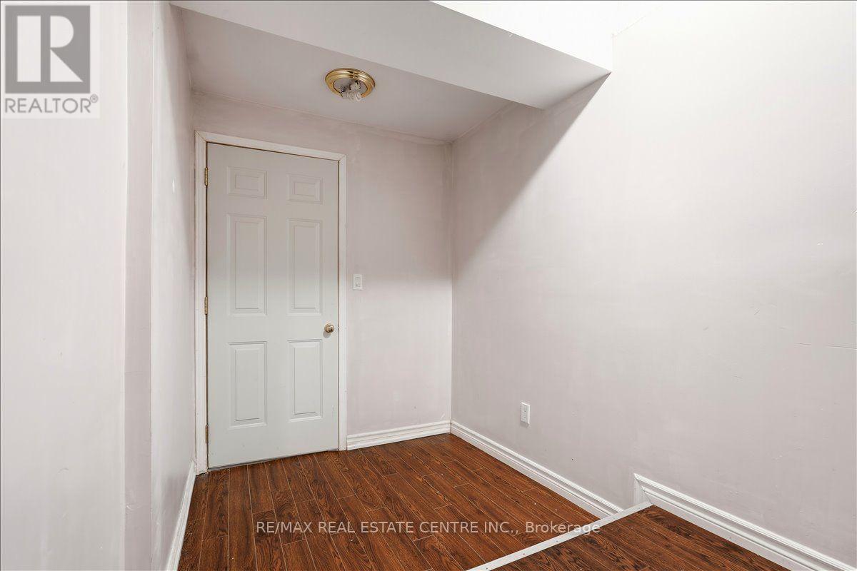 15 ROEHAMPTON CRESCENT - 20