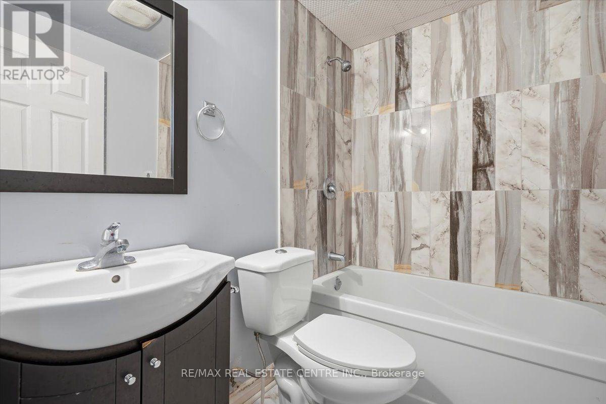 15 ROEHAMPTON CRESCENT - 21