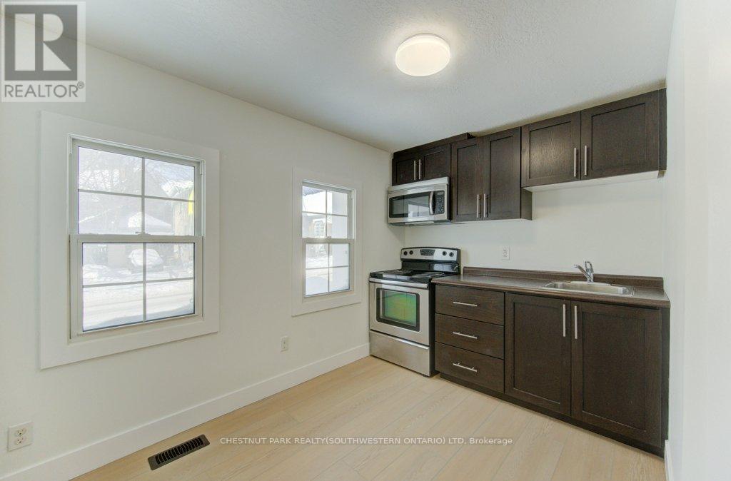 190 LANCASTER STREET E - 17