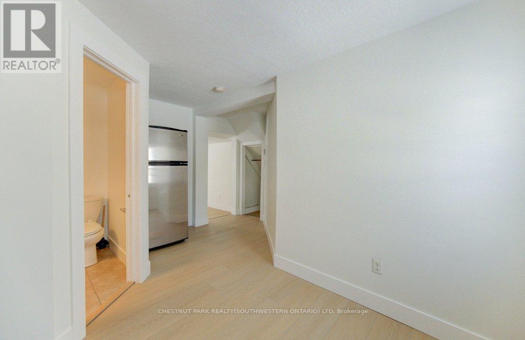 190 LANCASTER STREET E - 19