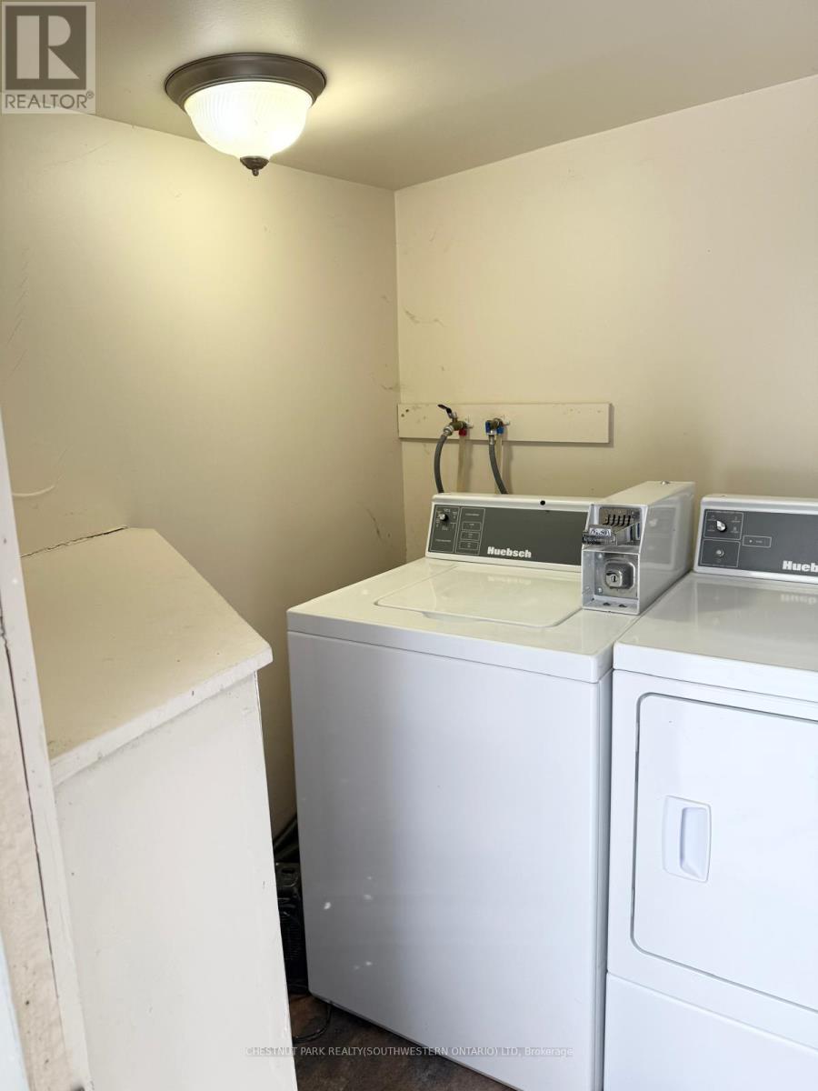 190 LANCASTER STREET E - 25