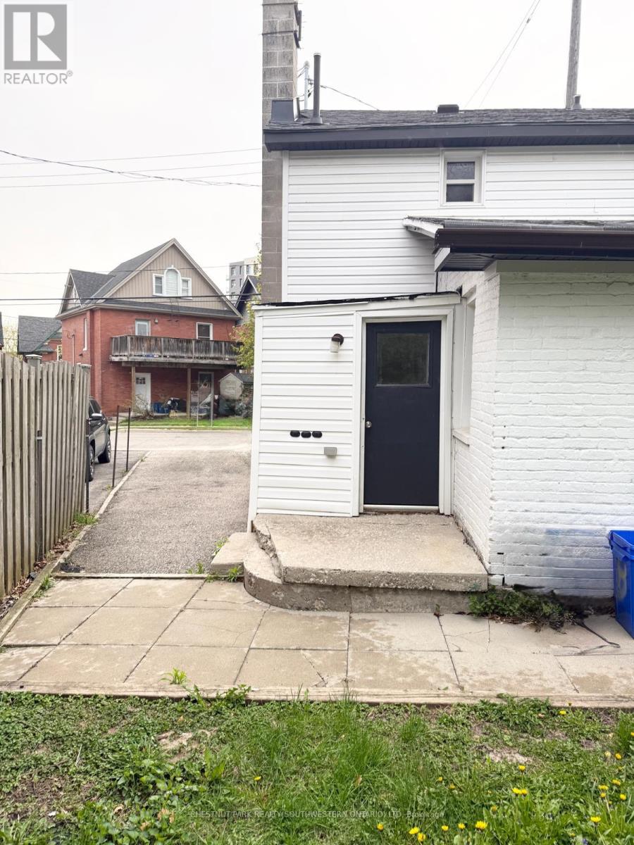 190 LANCASTER STREET E - 28