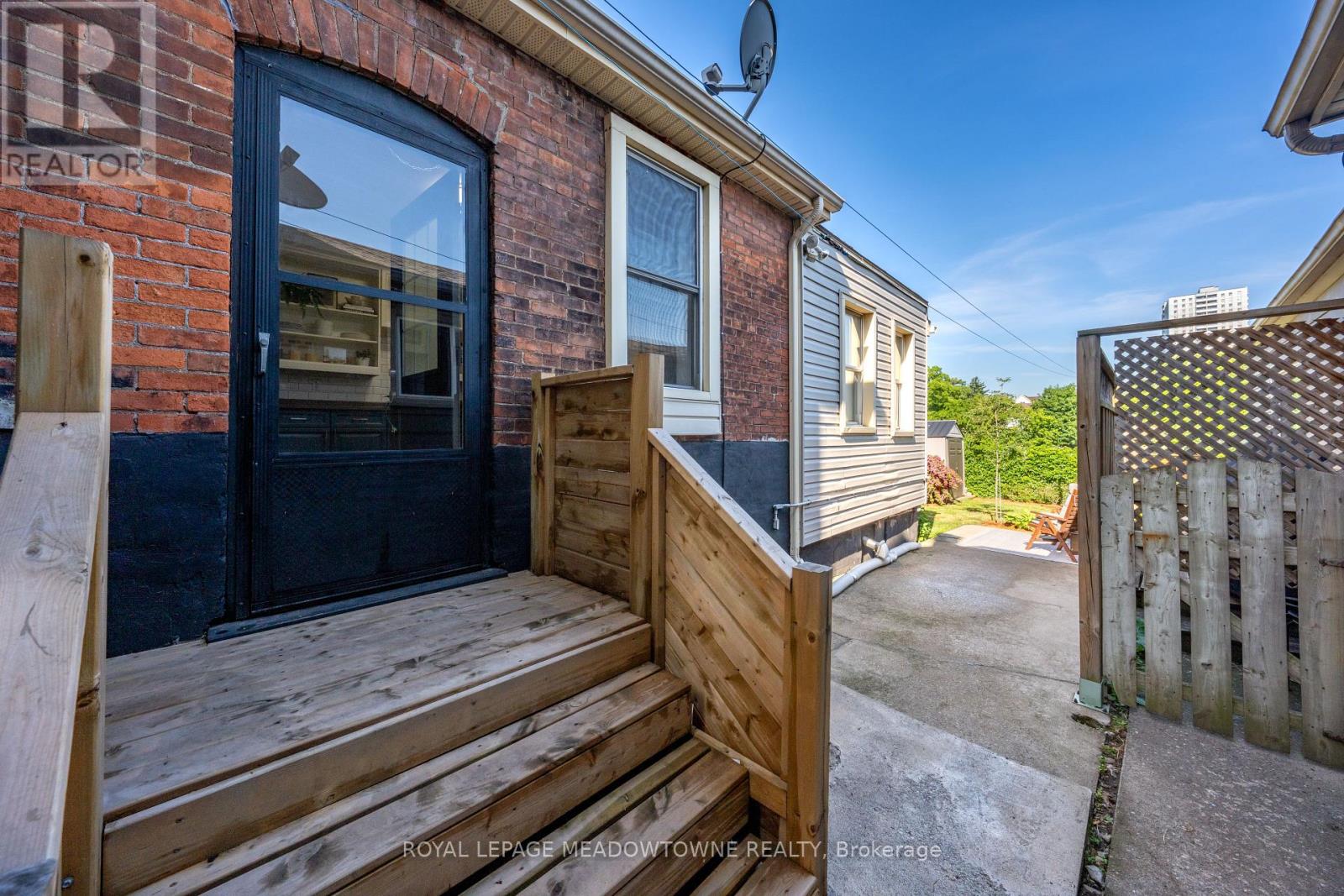 29 RAILWAY STREET - 34