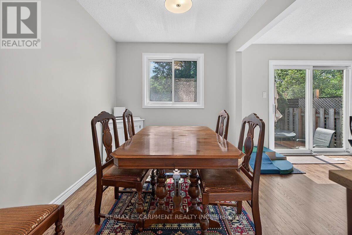 #24 300 REXFORD DRIVE - 17