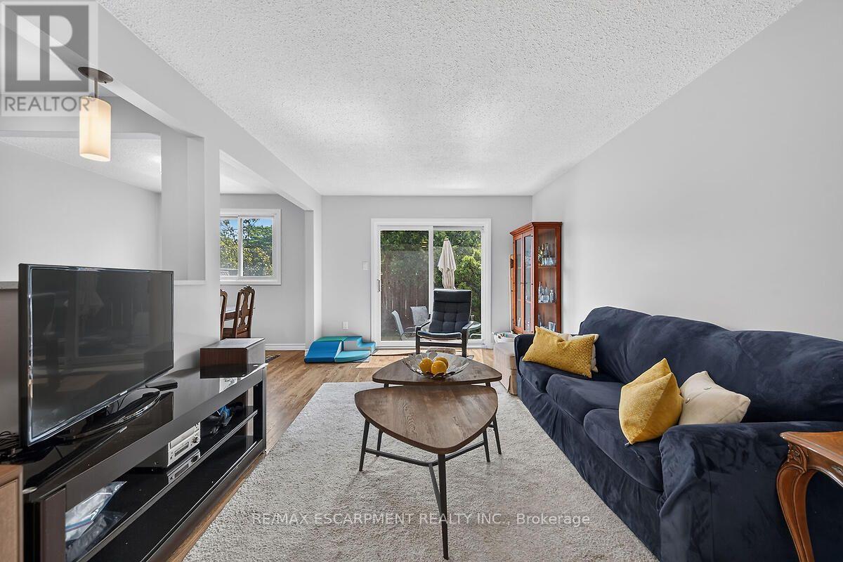 #24 300 REXFORD DRIVE - 22