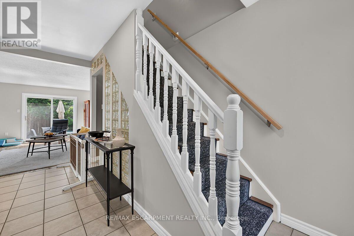 #24 300 REXFORD DRIVE - 24