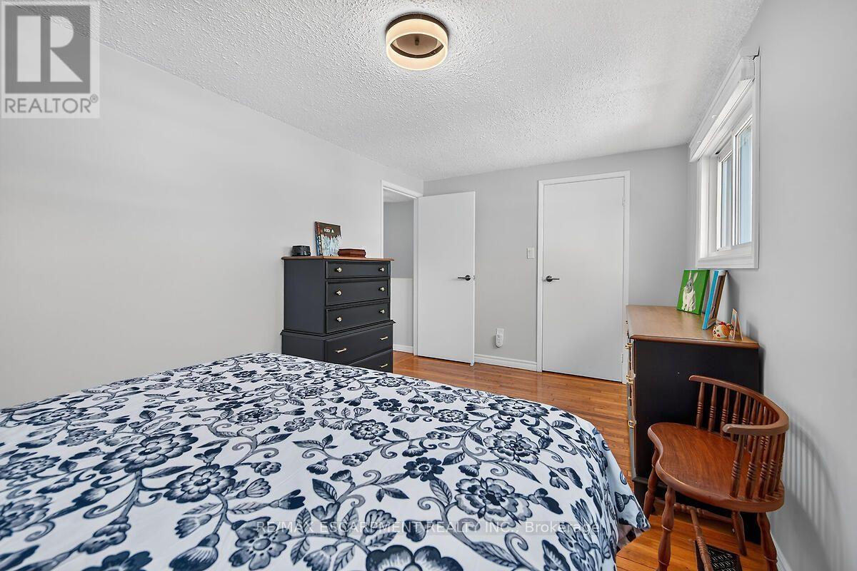 #24 300 REXFORD DRIVE - 27