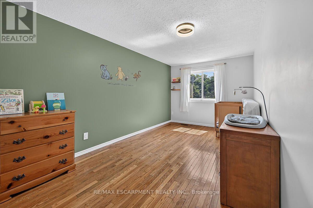 #24 300 REXFORD DRIVE - 29