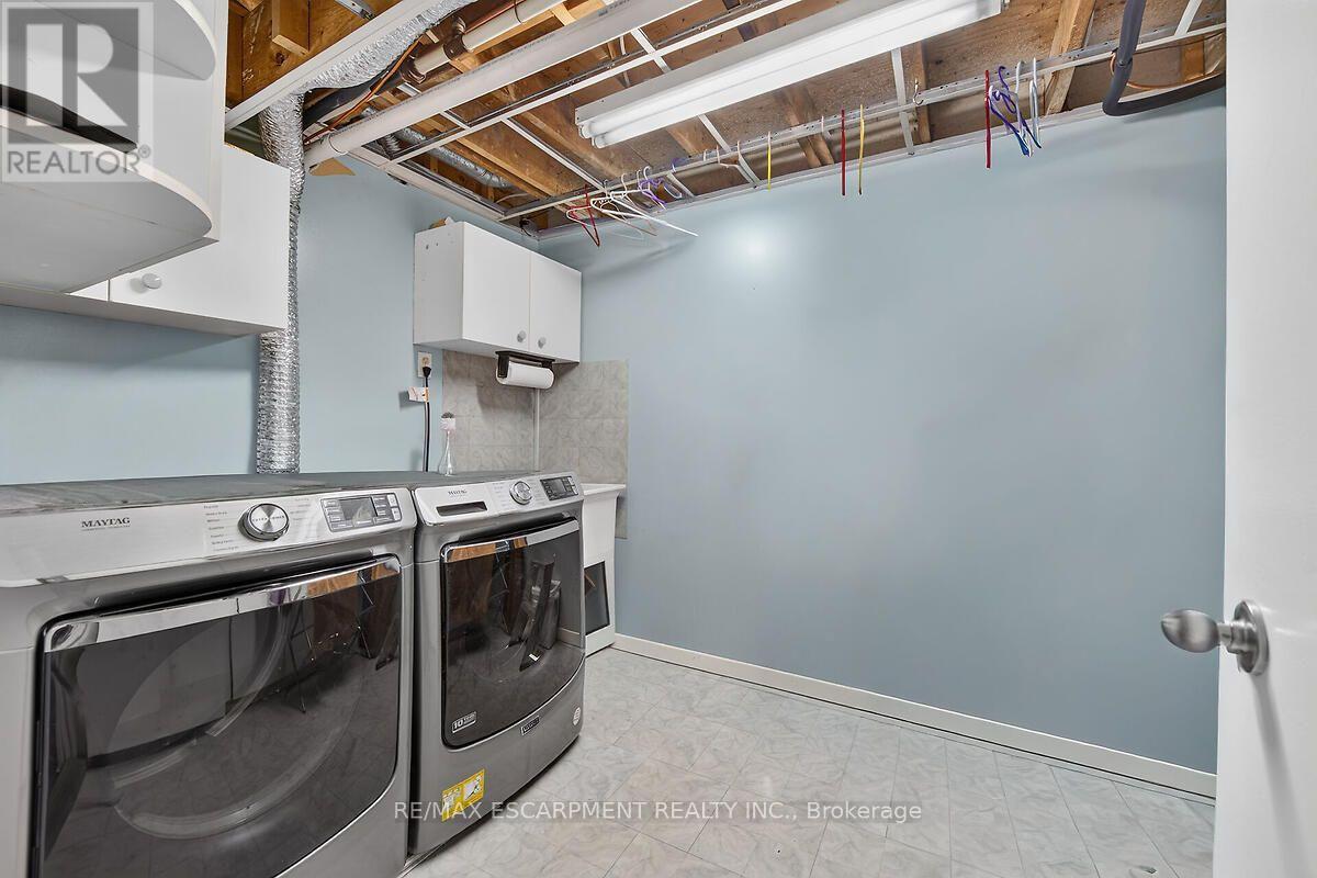 #24 300 REXFORD DRIVE - 34