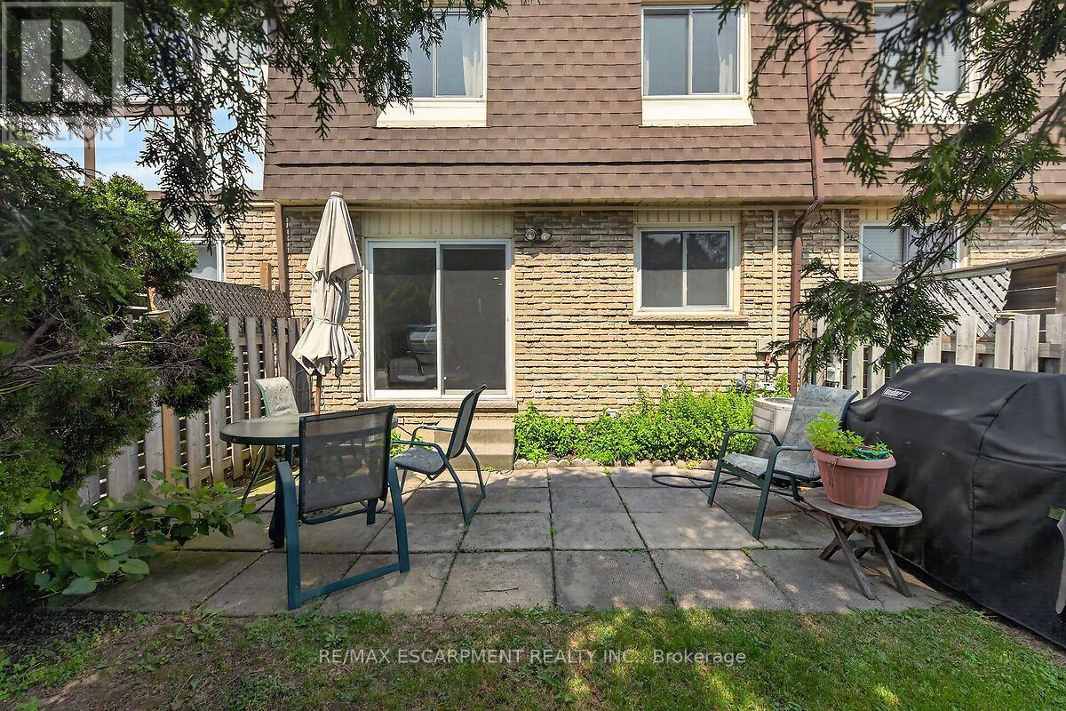 #24 300 REXFORD DRIVE - 37
