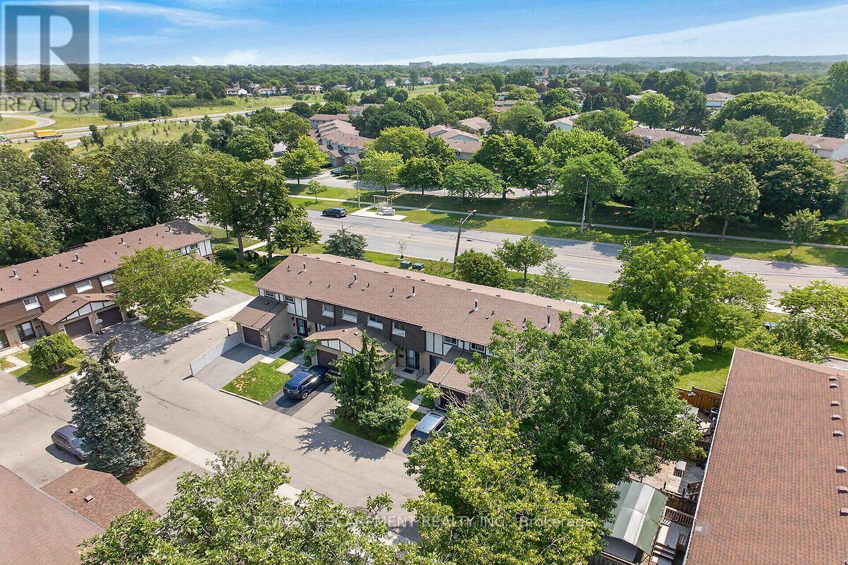 #24 300 REXFORD DRIVE - 38