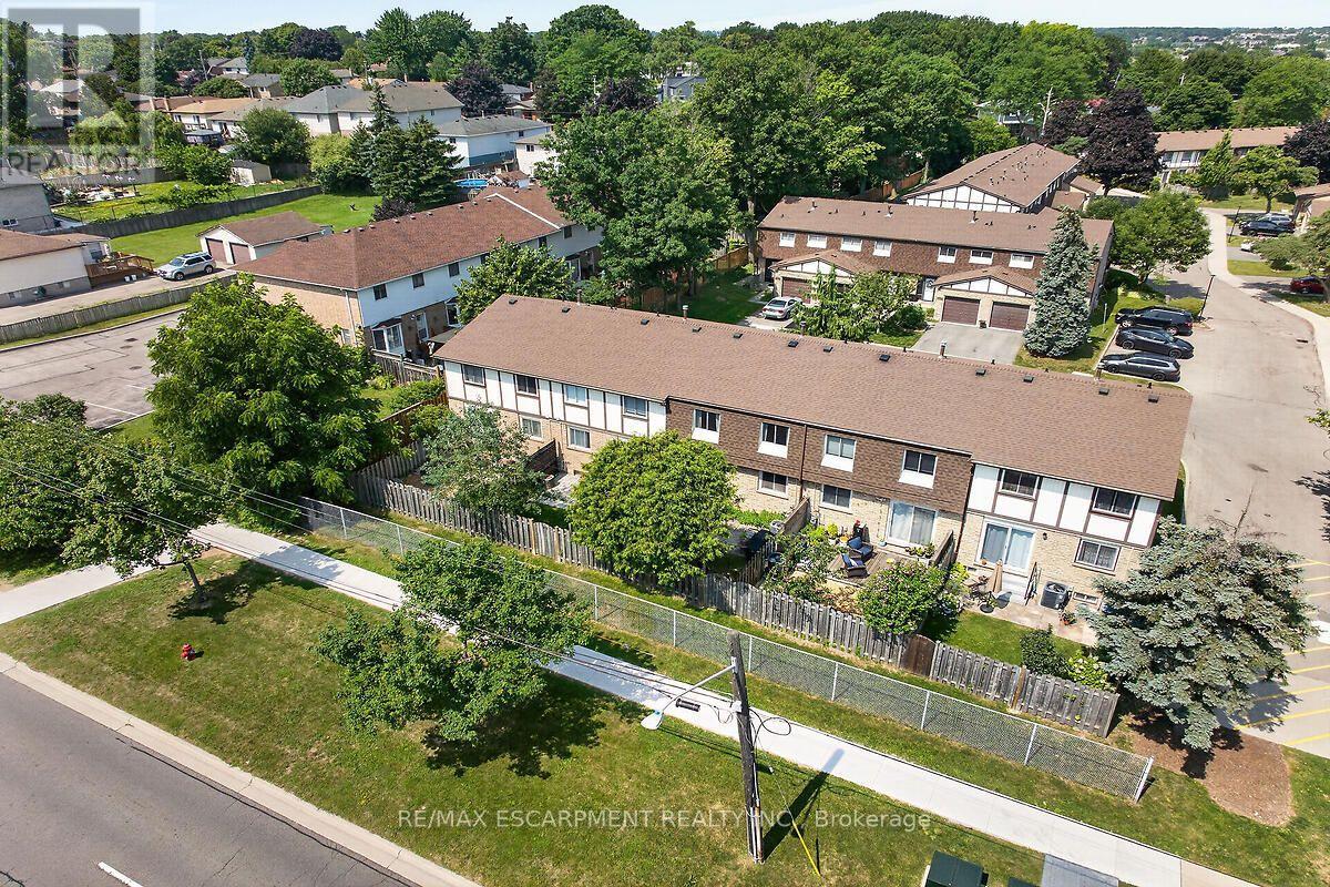#24 300 REXFORD DRIVE - 39