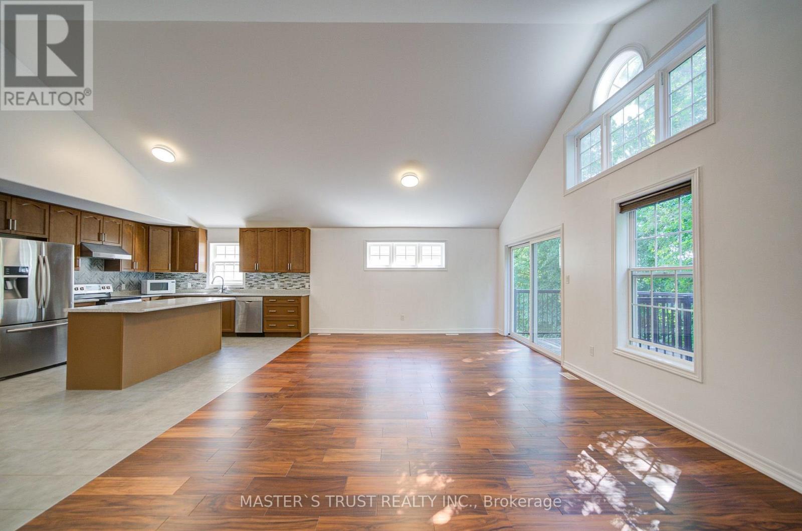 569 GRANGE WAY - 11