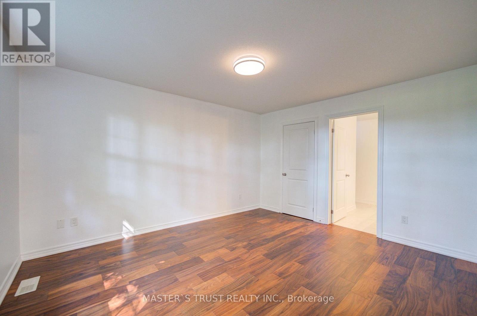 569 GRANGE WAY - 13