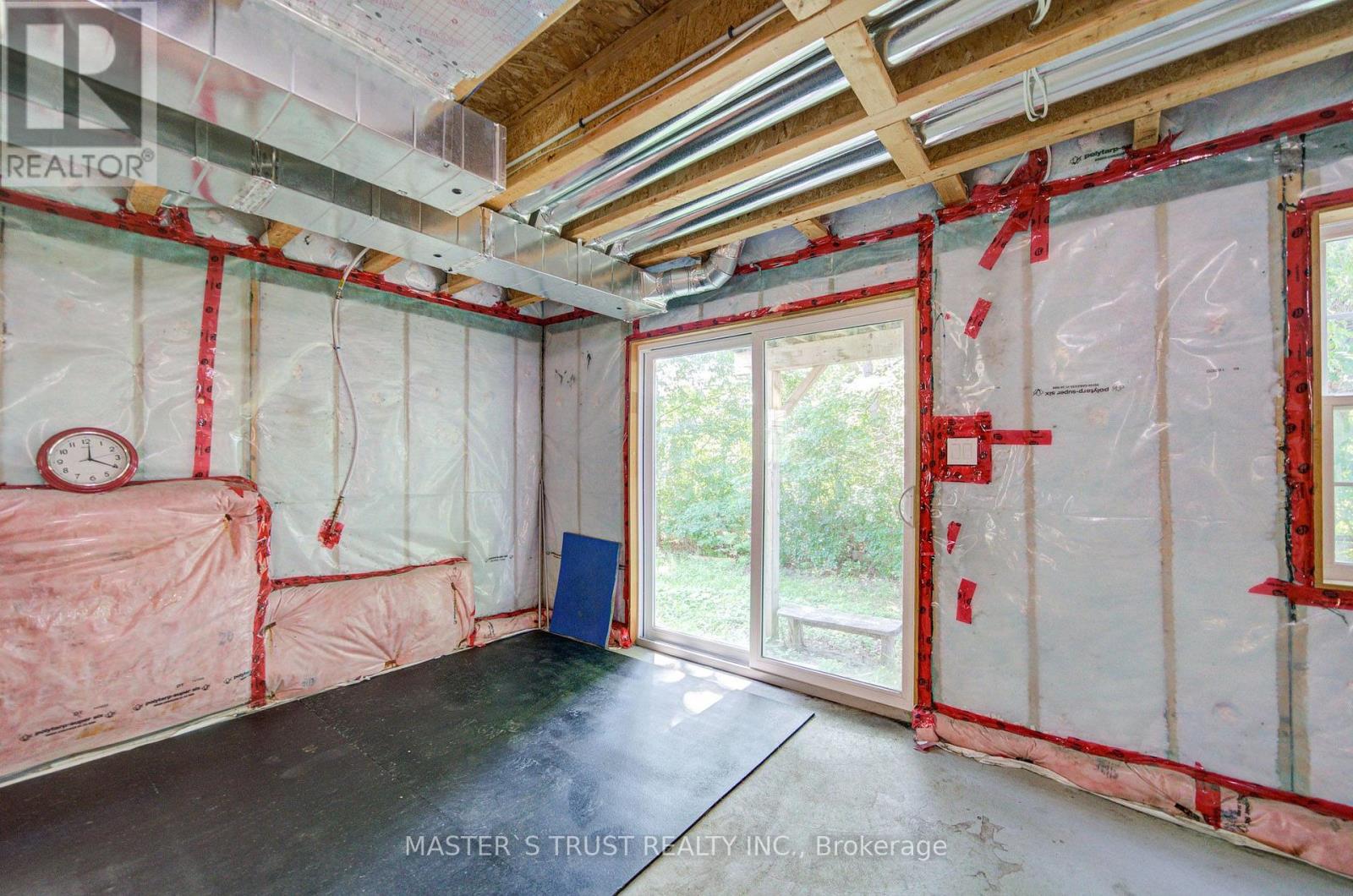 569 GRANGE WAY - 19