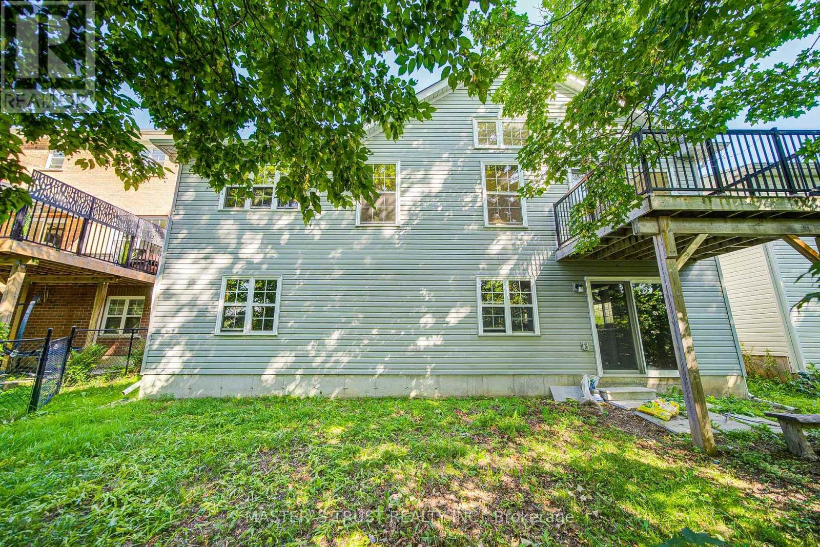 569 GRANGE WAY - 20