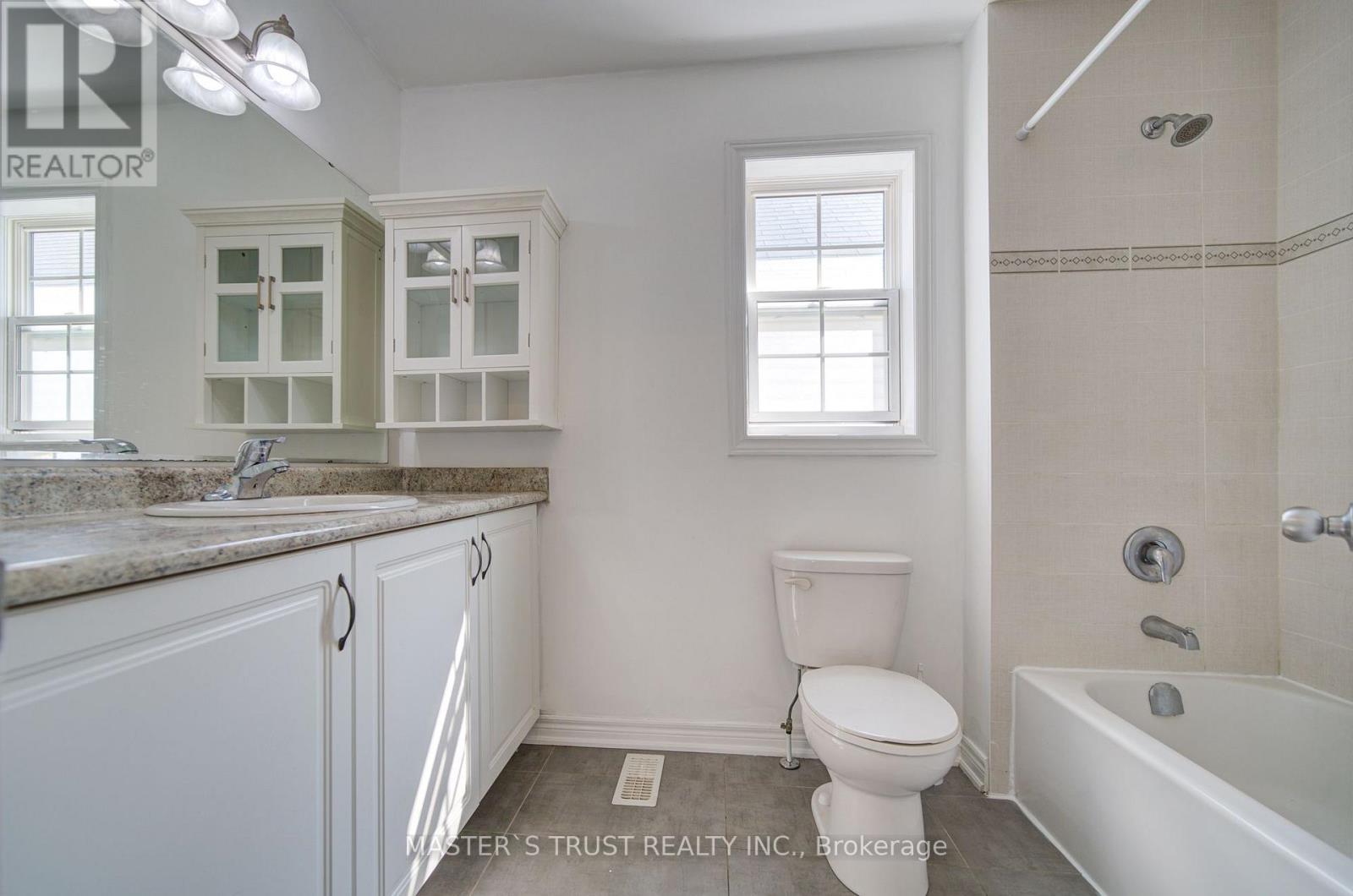 569 GRANGE WAY - 6