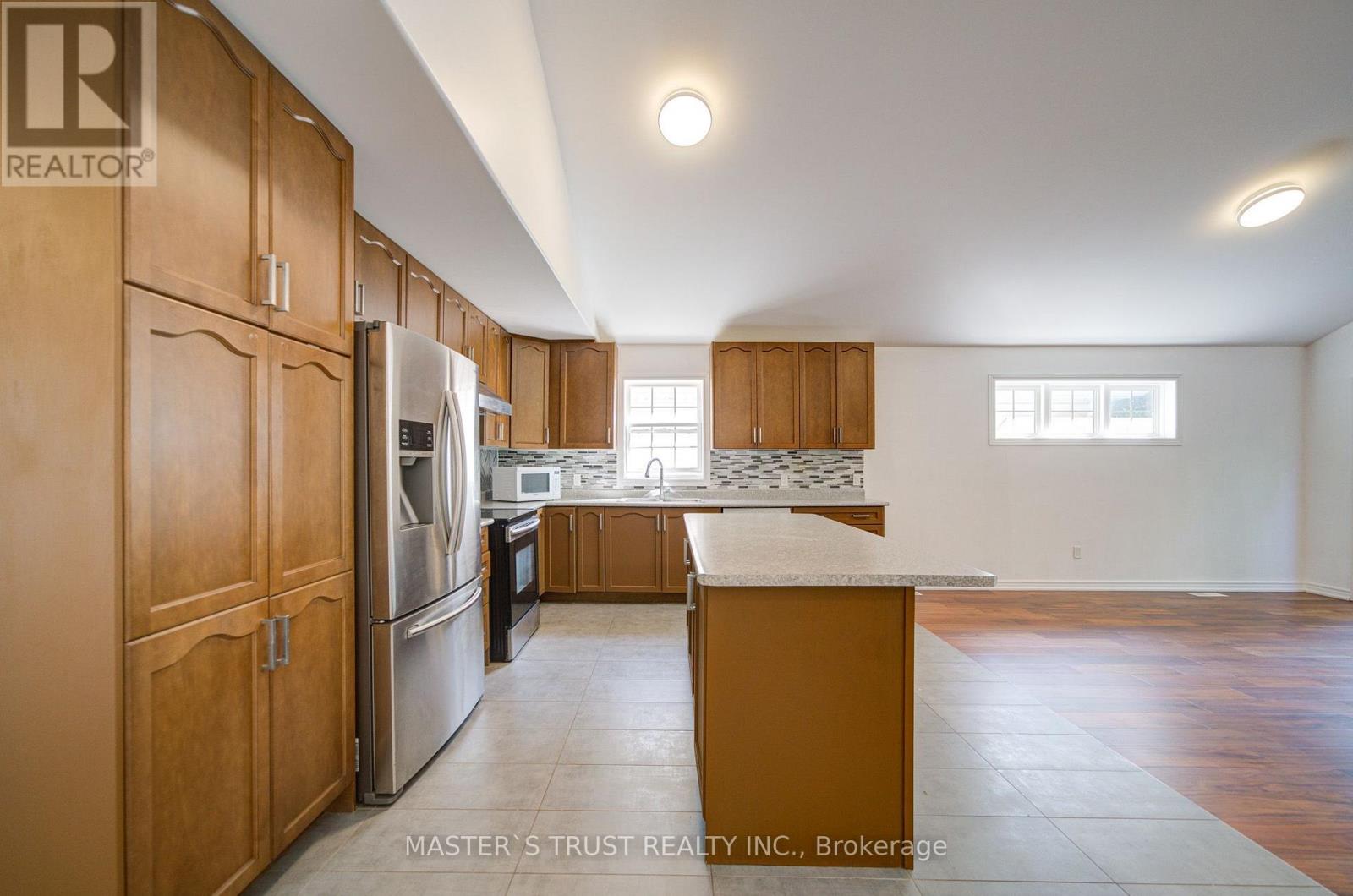 569 GRANGE WAY - 7
