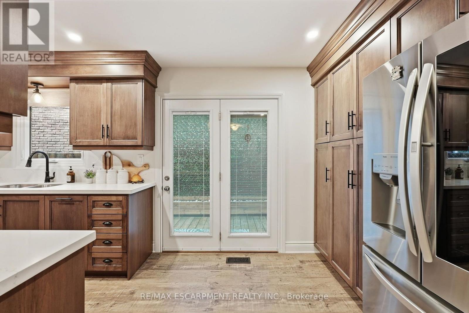 224 ATHENIA DRIVE - 13