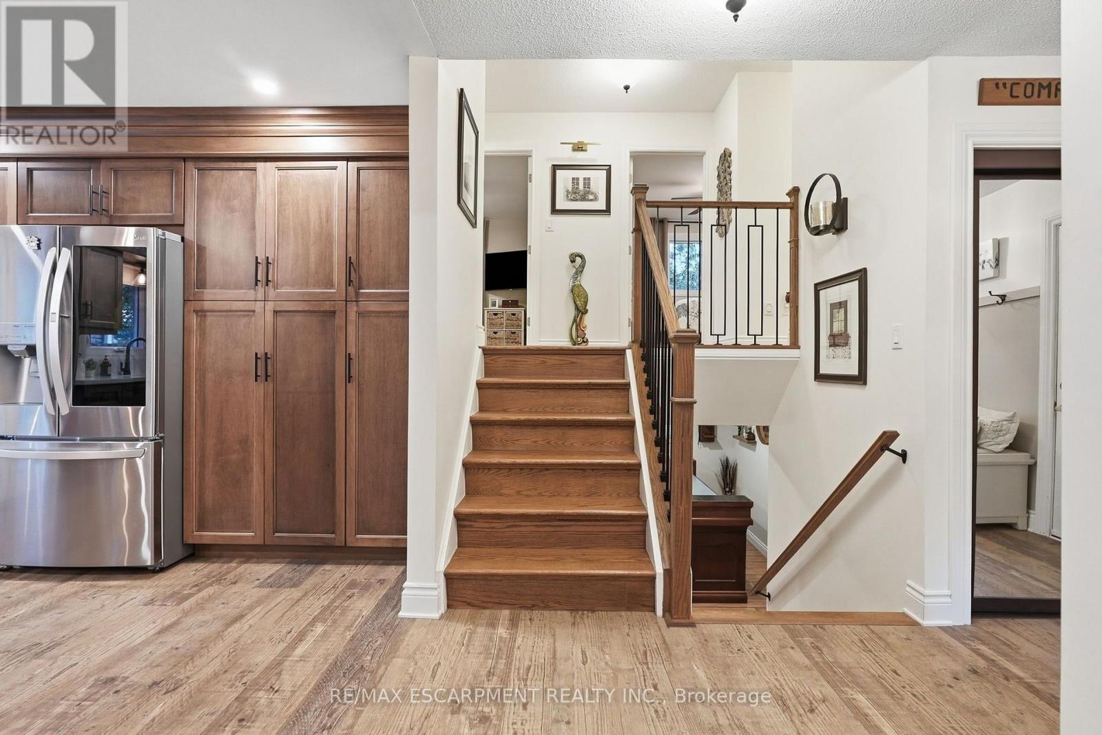 224 ATHENIA DRIVE - 15