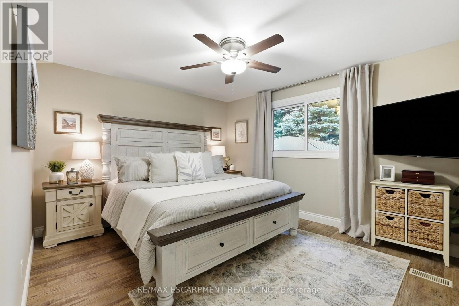 224 ATHENIA DRIVE - 17