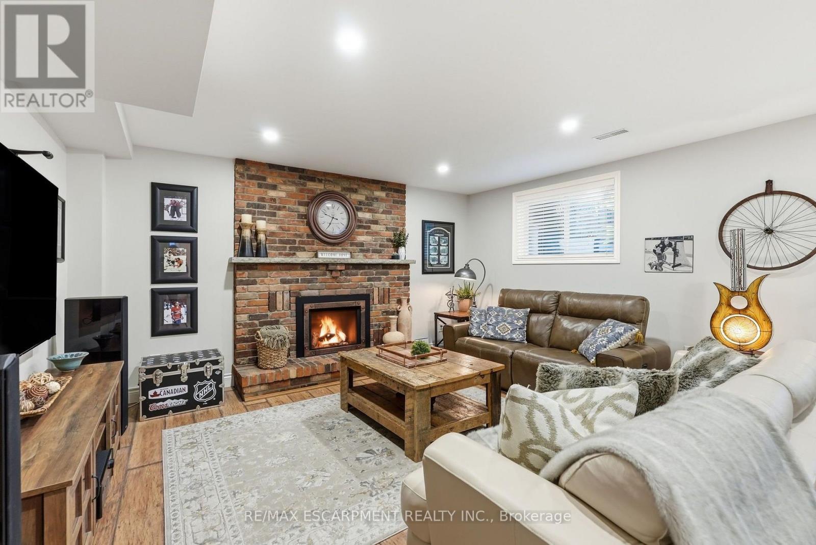 224 ATHENIA DRIVE - 27