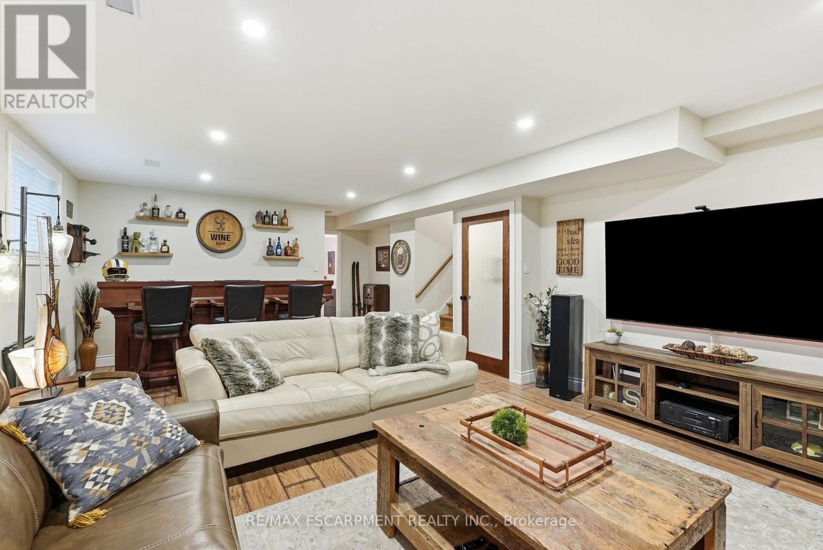 224 ATHENIA DRIVE - 29