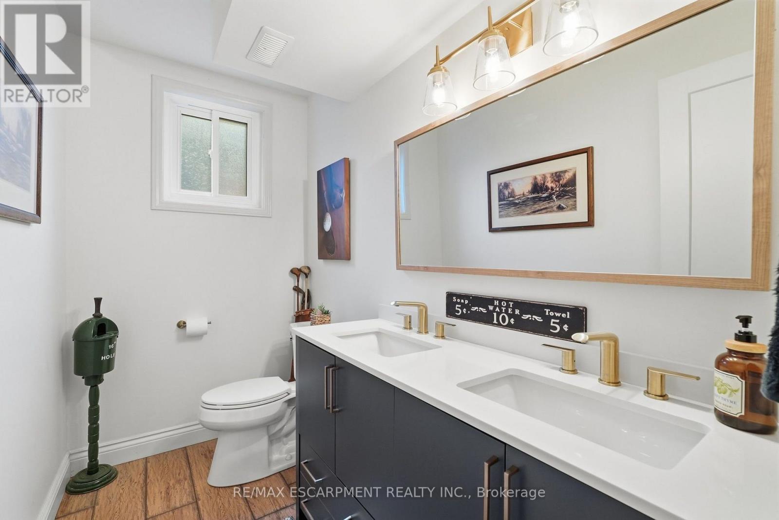 224 ATHENIA DRIVE - 32
