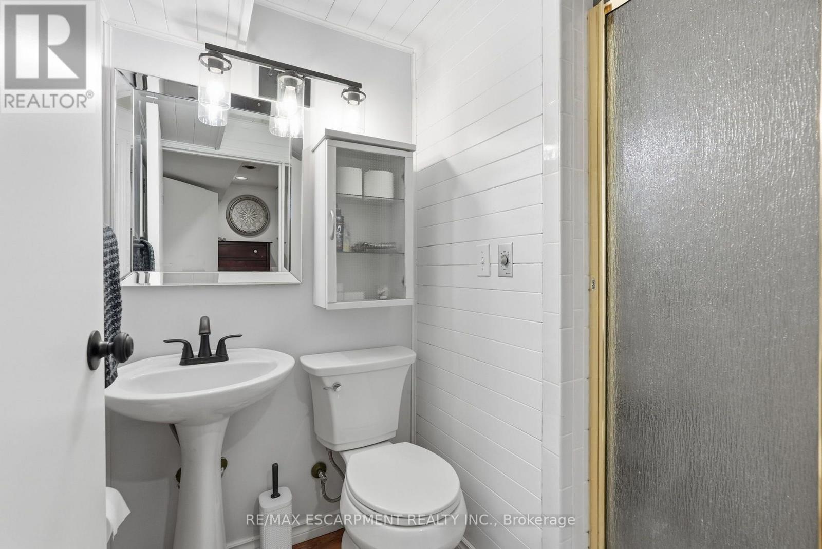 224 ATHENIA DRIVE - 36