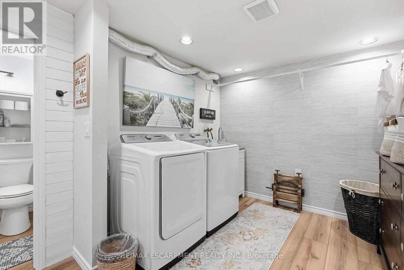 224 ATHENIA DRIVE - 37