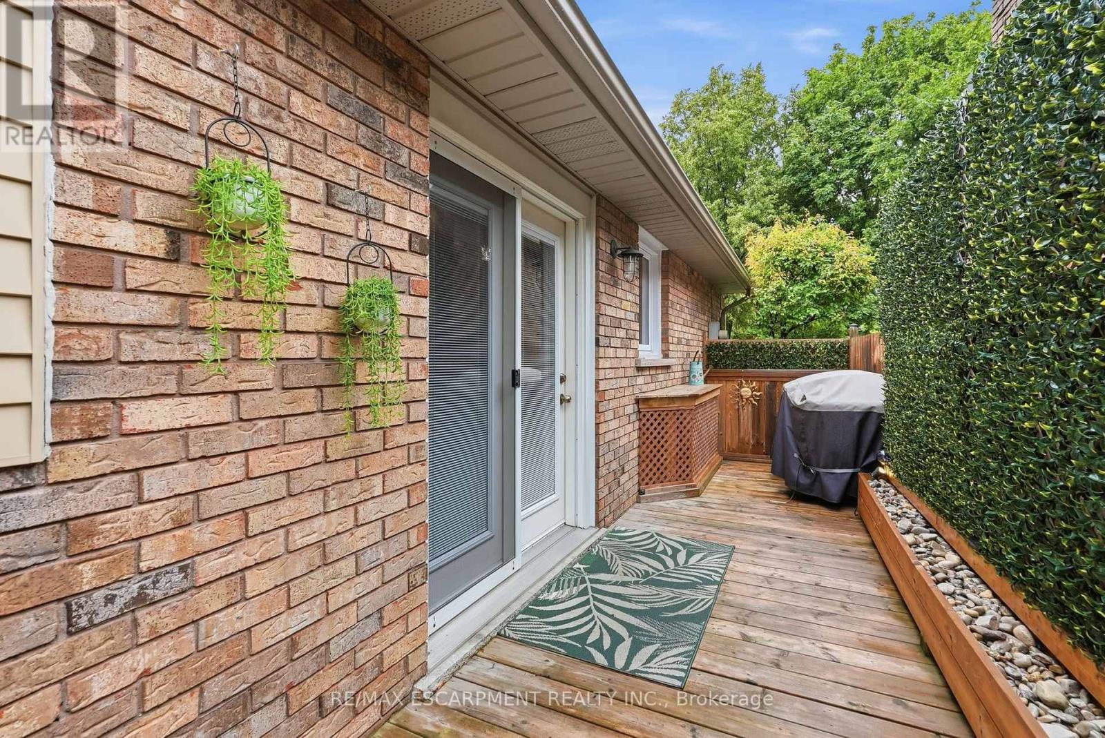 224 ATHENIA DRIVE - 40
