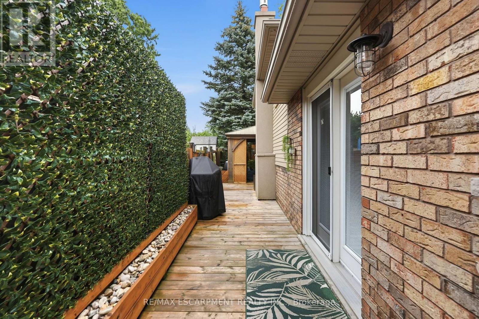 224 ATHENIA DRIVE - 41