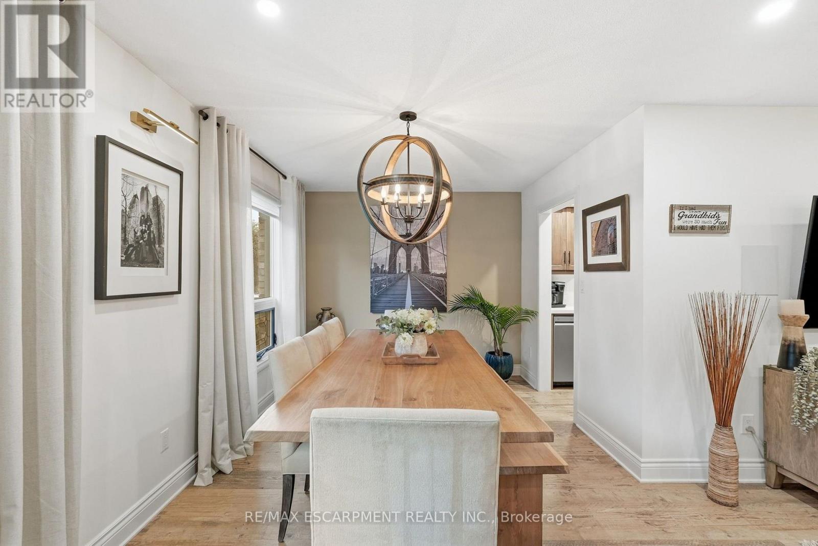 224 ATHENIA DRIVE - 9
