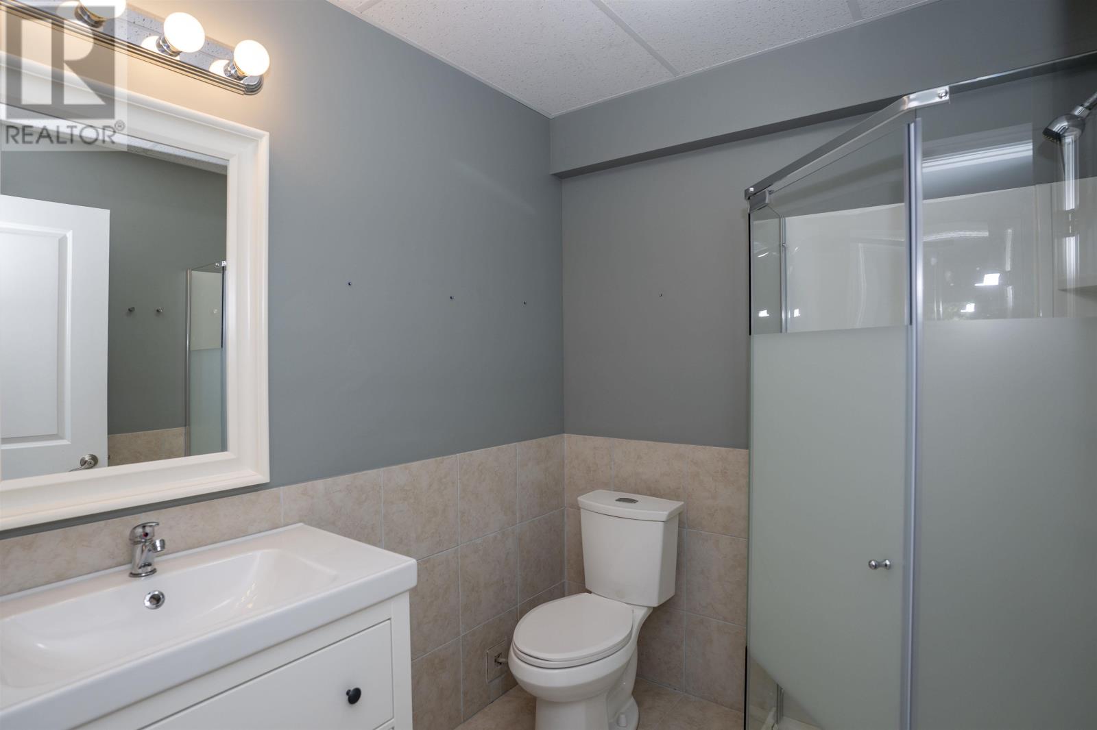 2115 15TH SIDE RD S - 26