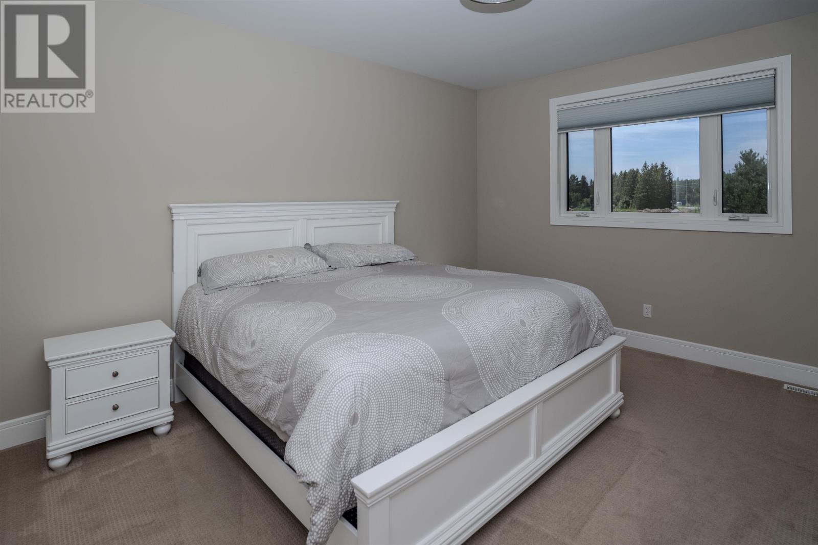 2115 15TH SIDE RD S - 13