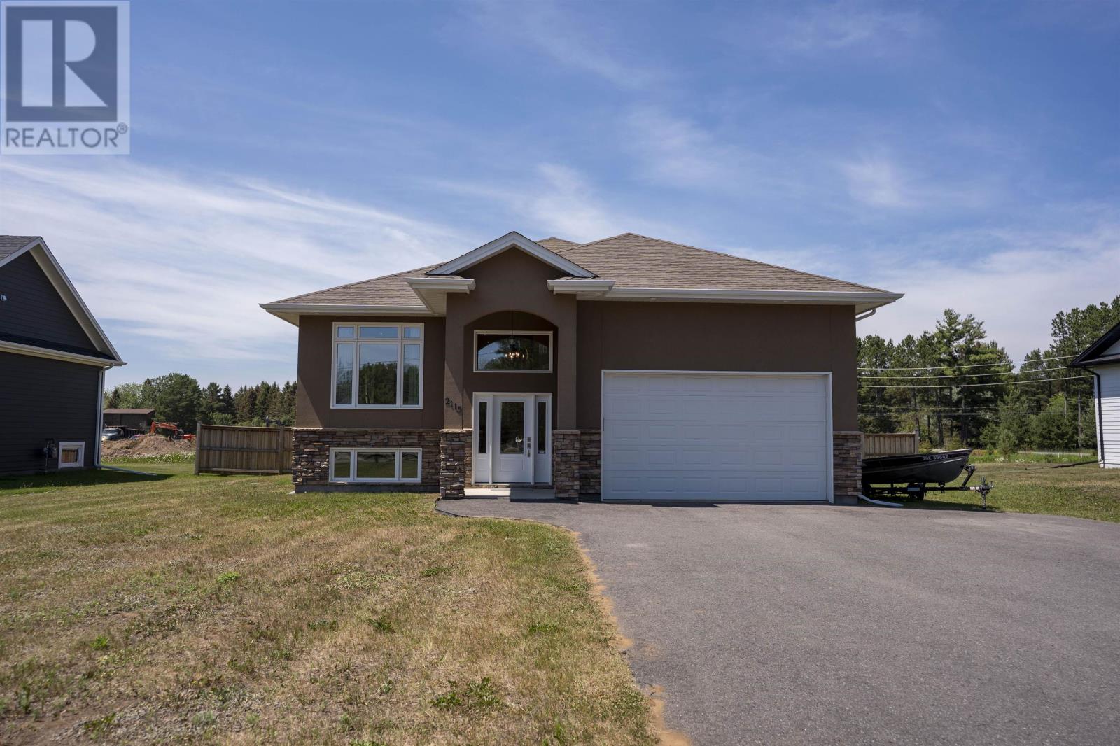 2115 15TH SIDE RD S - 1