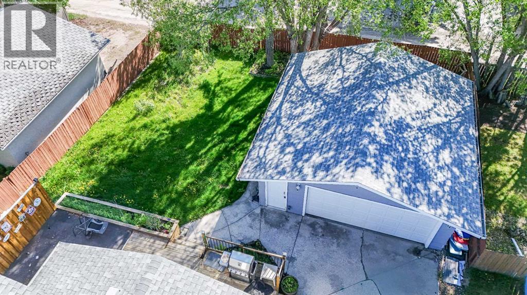 5739 55 Street - 40