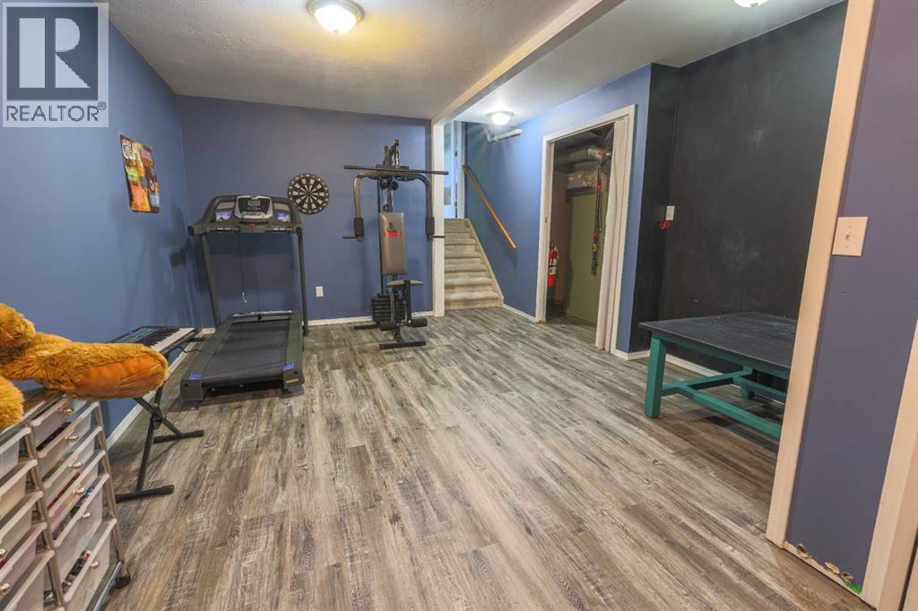 5739 55 Street - 22