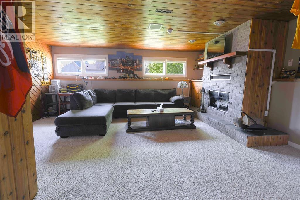 5739 55 Street - 18