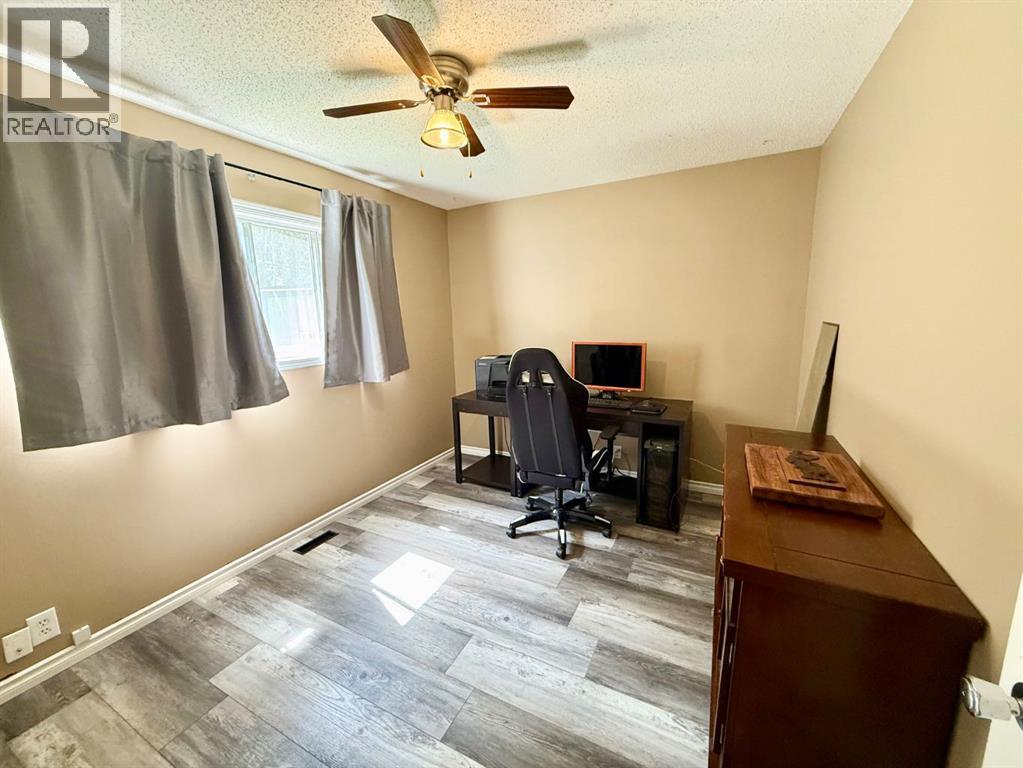132 SUNWAPTA Drive - 10