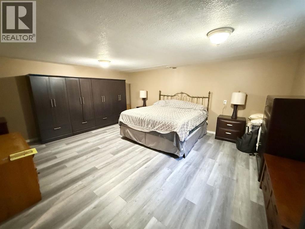 132 SUNWAPTA Drive - 19