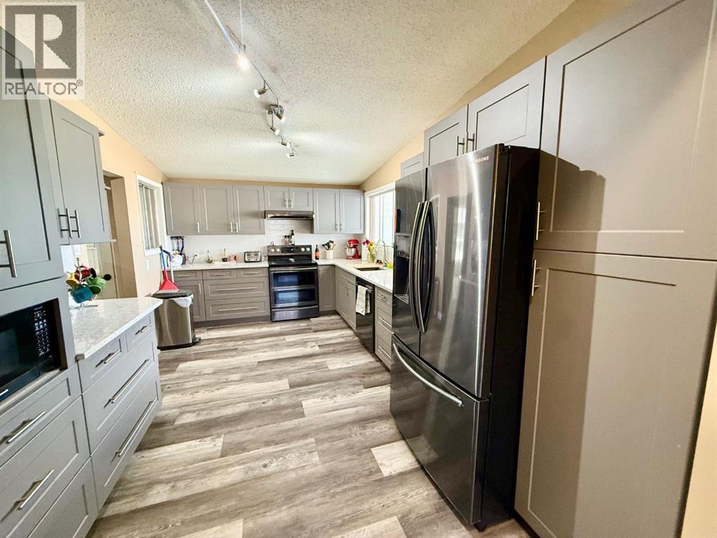 132 SUNWAPTA Drive - 4