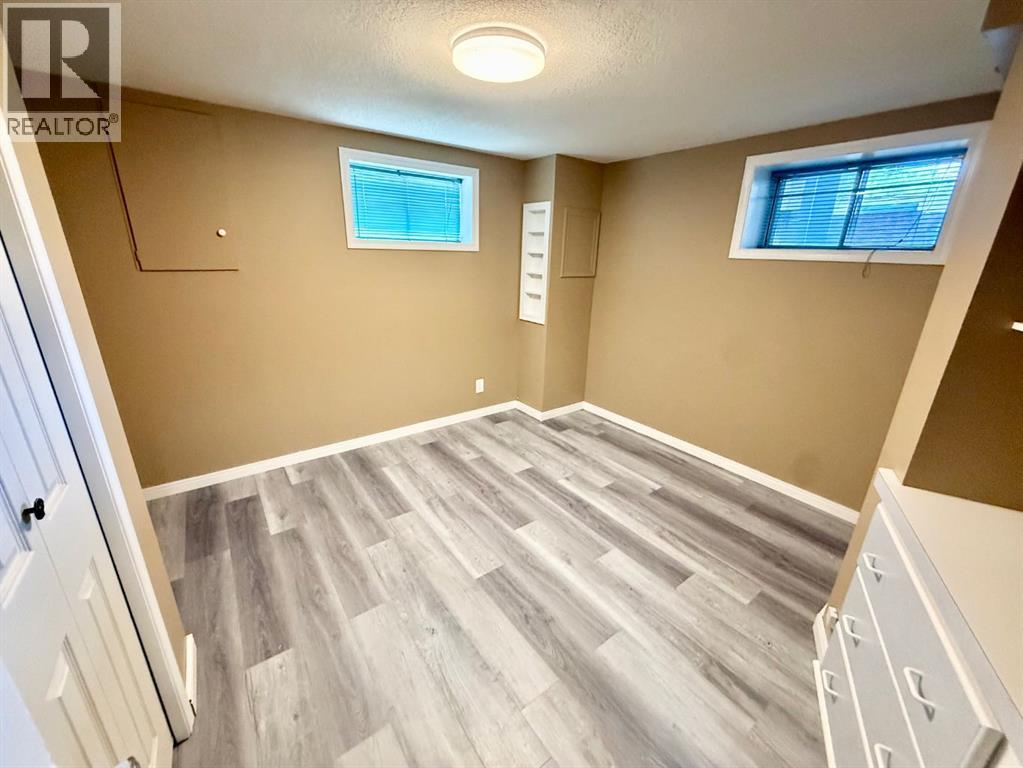 132 SUNWAPTA Drive - 22